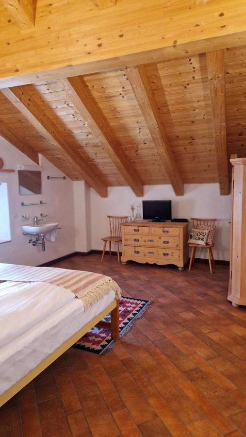 Bed and Breakfast Weisses Kreuz - Crusch Alva Samedan Exterior foto