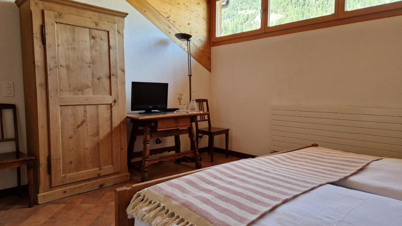 Bed and Breakfast Weisses Kreuz - Crusch Alva Samedan Exterior foto