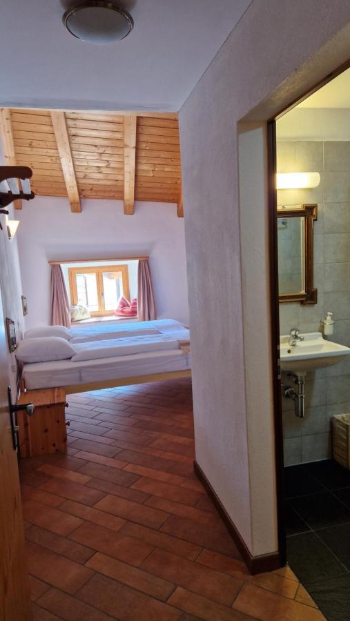 Bed and Breakfast Weisses Kreuz - Crusch Alva Samedan Exterior foto