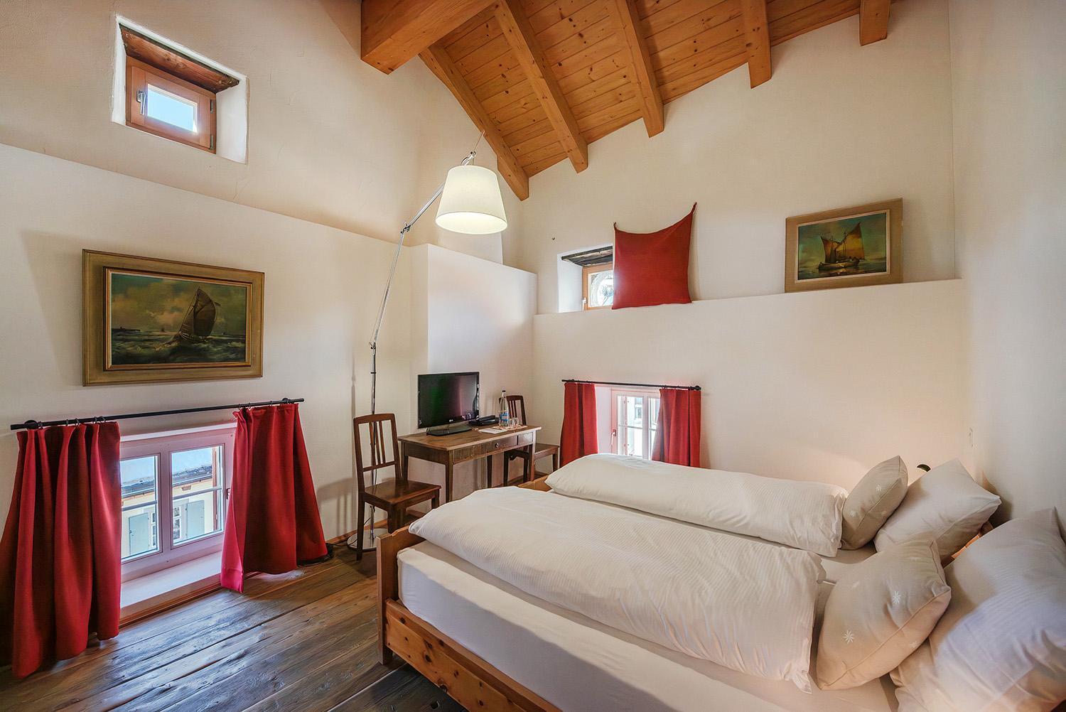 Bed and Breakfast Weisses Kreuz - Crusch Alva Samedan Exterior foto