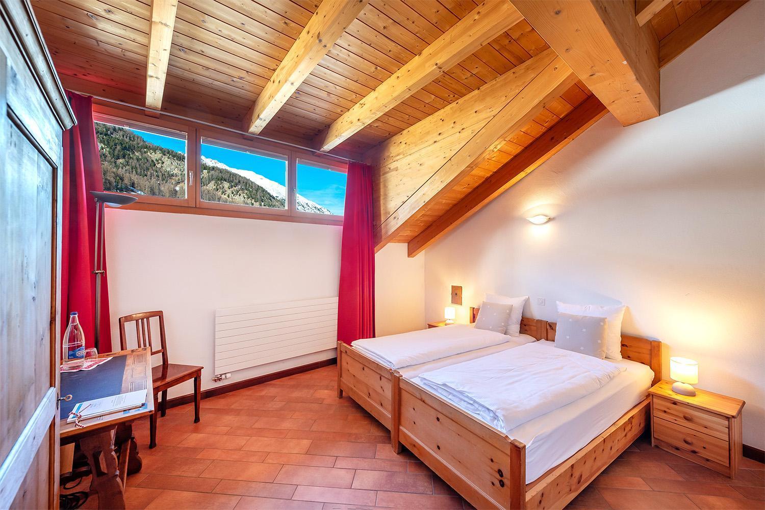 Bed and Breakfast Weisses Kreuz - Crusch Alva Samedan Exterior foto